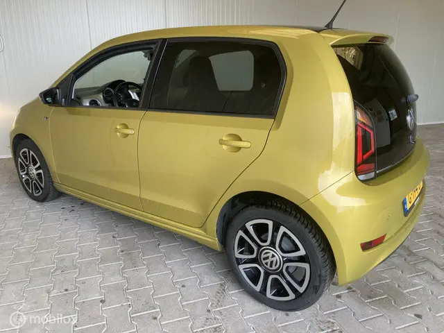 Volkswagen up! 1.0 BMT high up! // NAP // 2 JAAR APK // 2019 Benzine 9