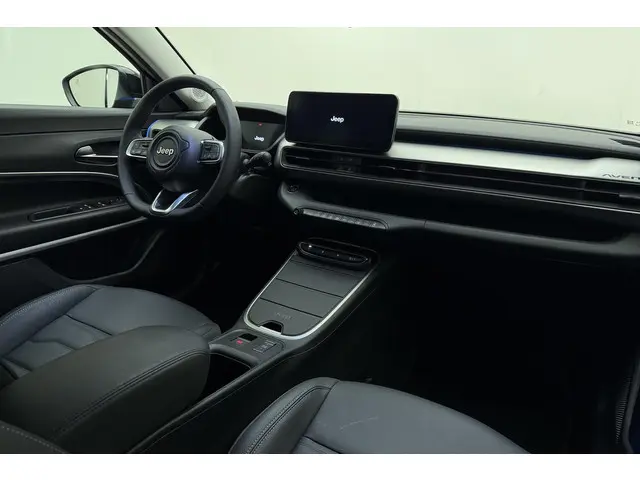 Jeep Avenger Summit 54 kWh 2024 Elektrisch 15