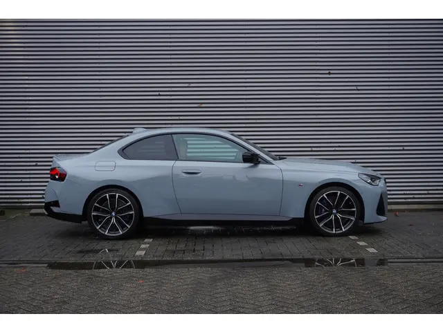 BMW 2 Serie Coupé M240i xDrive 2022 Benzine 4