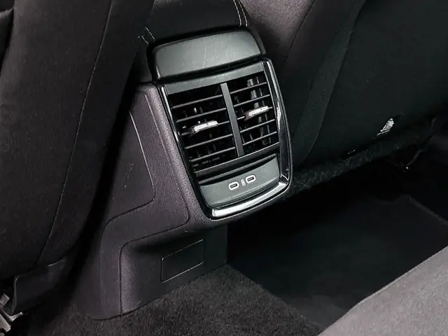 Škoda Kamiq 1.0 TSI Business Edition DSG 2025 Benzine 10