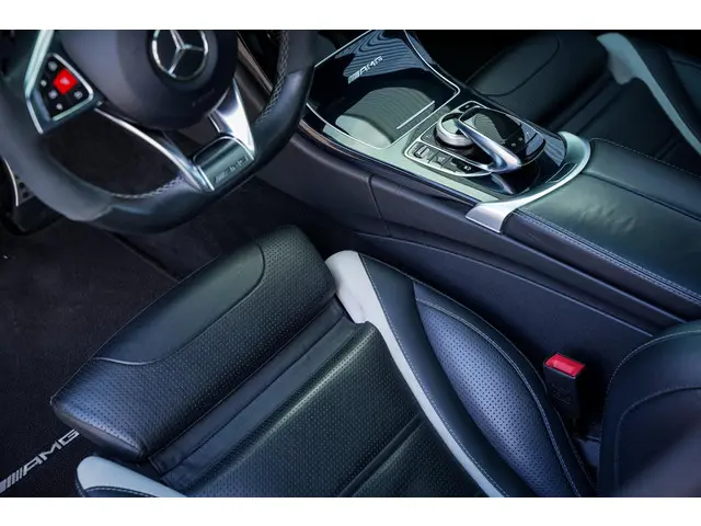 Mercedes-Benz C-Klasse Estate AMG 63 S 2015 Benzine 29