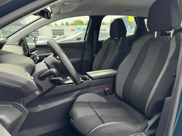 Peugeot 3008 1.2 PureTech Blue Lease Active 2021 Benzine 3