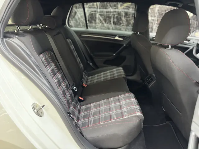 Volkswagen Golf 2.0 GTI 220 PK 2015 Benzine 9