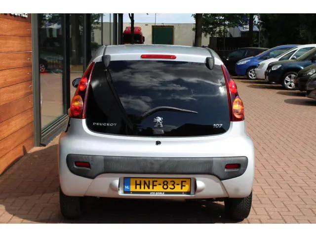 Peugeot 107 1.0 Première Automaat 2012 Benzine 4