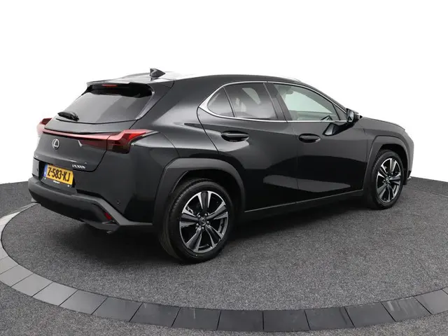 Lexus UX 2