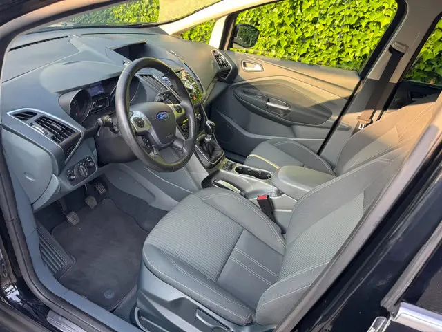 Ford C-MAX 1.0 Titanium Edition 2015 Benzine 10