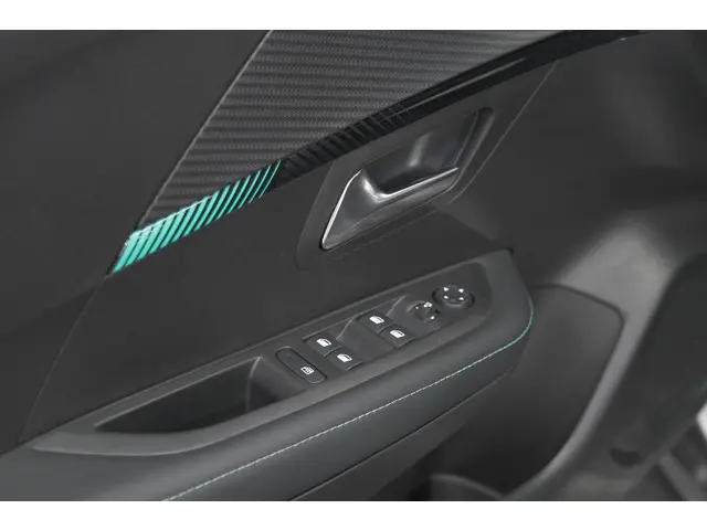 Peugeot 208 PureTech 100 Allure Pack 2023 Benzine 23