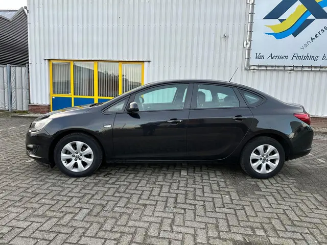 Opel Astra NOTCHBACK BA2H4EHTA5 2014 Benzine 3