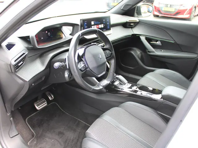Peugeot 2008 1.2 PureTech GT-Line 2021 Benzine 13