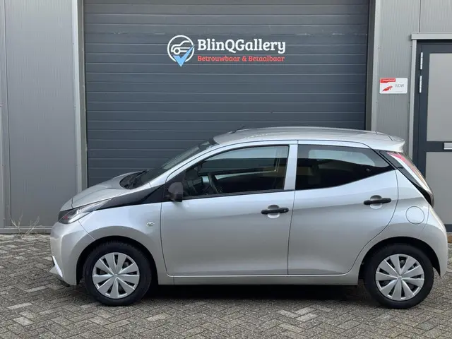 Toyota Aygo 1.0 VVT-i x|Apk| onderhoud| cruise 2017 Benzine 2