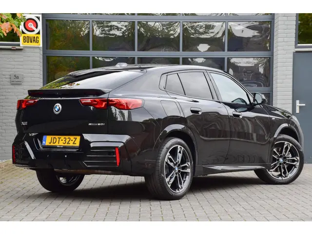 BMW X2 sDrive20i 2024 Benzine 6