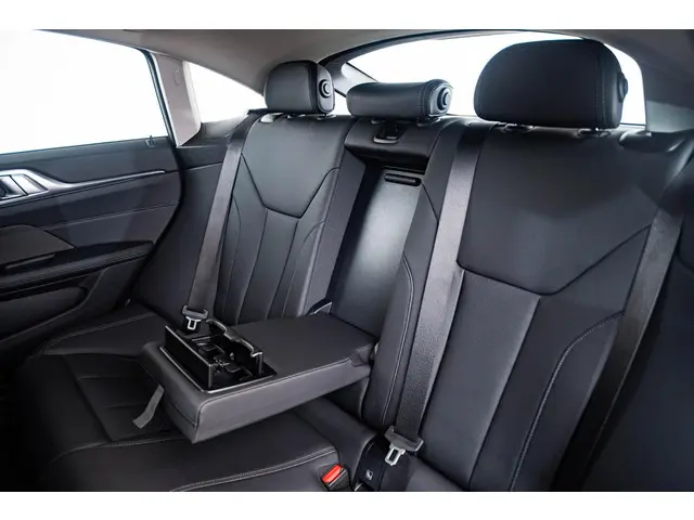 BMW i4 eDrive40 84 kWh 2023 Elektrisch 36