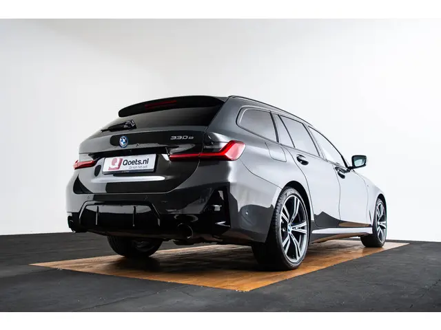 BMW 3 Serie Touring 330e 2024 Hybride Benzine 23