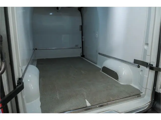 Renault Master T35 2.3 dCi L2H2 2018 Diesel 35