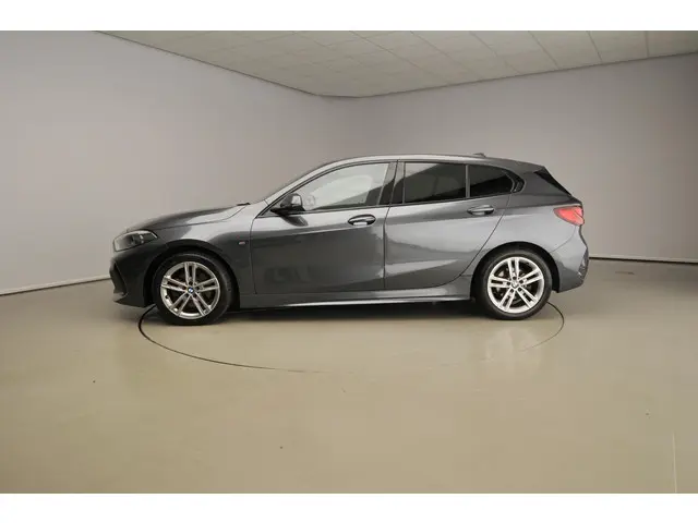 BMW 1 Serie 5-deurs 118i 2020 Benzine 2