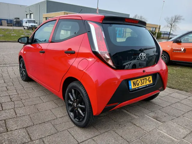 Toyota Aygo 1.0 VVT-i x-fun 2017 Benzine 4