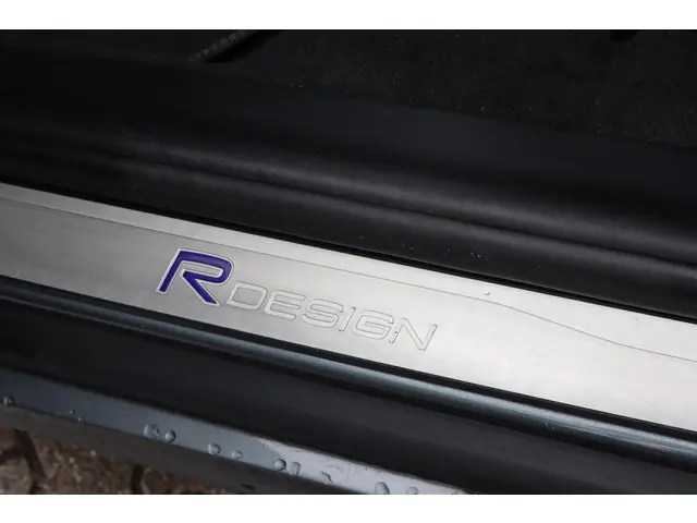 Volvo XC60 2.0 D3 FWD R-Design 2016 Diesel 21