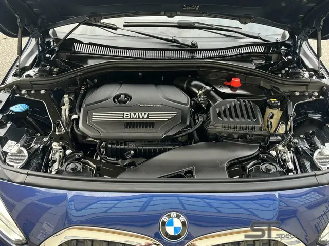 BMW 1 Serie 118i Sport Line|Pano|Leder|HUD 2020 Benzine 32