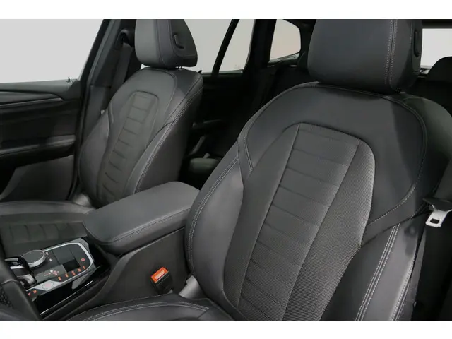BMW X3 xDrive30e M Sport 2023 Hybride Benzine 7