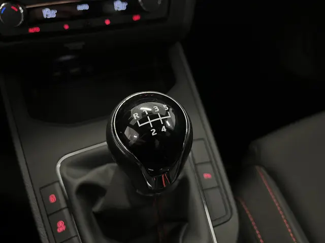 SEAT Ibiza 1.0 TSI FR Business Intense 2020 Benzine 26