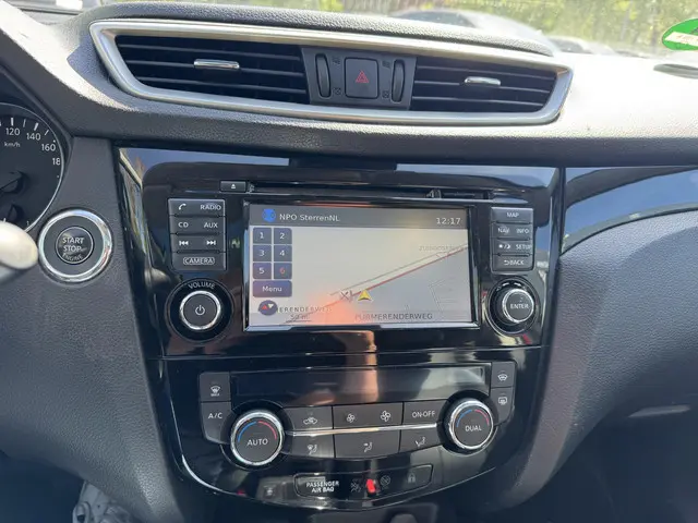 Nissan QASHQAI 1.2 Tekna+Panodak Trekhaak 2015 Benzine 18