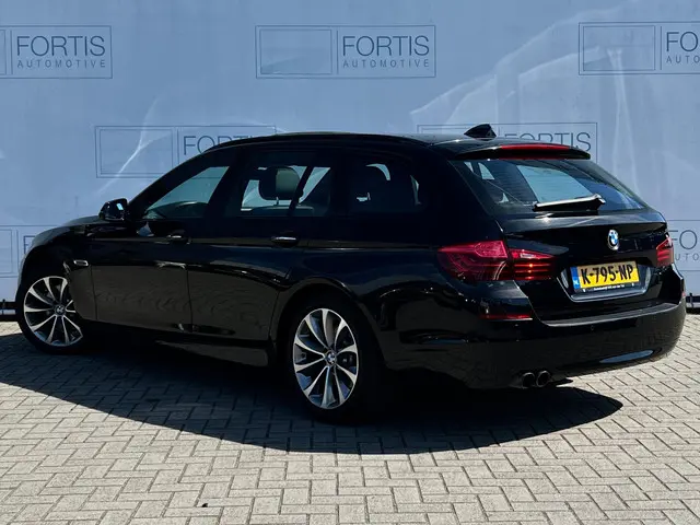 BMW 5 Serie Touring 520i Executive 2015 Benzine 2