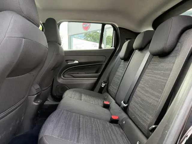 Jeep Avenger Longitude 54 kWh Aut. 2024 Elektrisch 16