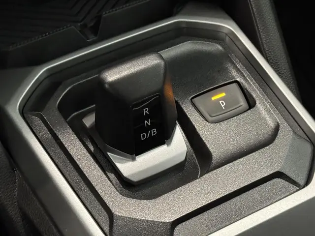 Dacia Duster 1.6 Hybrid 140 Journey 2025 Hybride Benzine 17