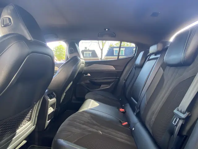 Peugeot 408 1.6 Hybrid GT 2023 Hybride Benzine 12