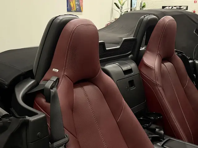 Mazda MX-5 2.0 SkyActiv-G 184pk Signature 2020 Benzine 23