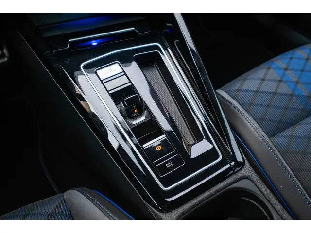 Volkswagen Golf Variant R | 322 PK | 2023 Benzine 53