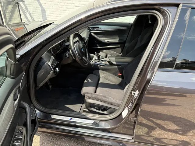 BMW 5 Serie Touring 520i High Executive 2018 Benzine 13