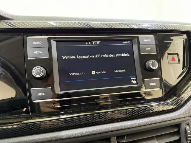 Volkswagen Polo VI HB 1.0 TSI Life 2023 Benzine 24