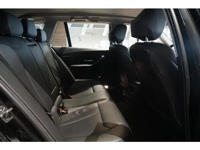 BMW 3 Serie Touring 316i High Executive 2014 Benzine 29