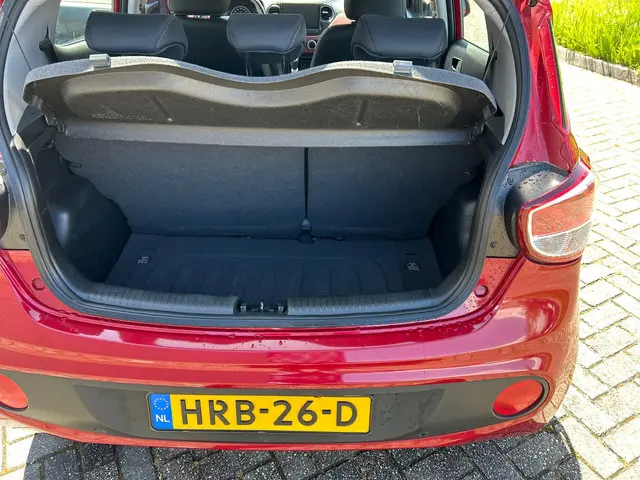 Hyundai i10 1.2i PDC metalic 2017 Benzine 12