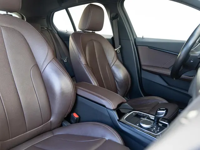 BMW 1 Serie 120i 2022 Benzine 10