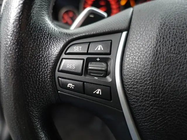 BMW 3 Serie 320i M Sport Aut- 2012 Benzine 17