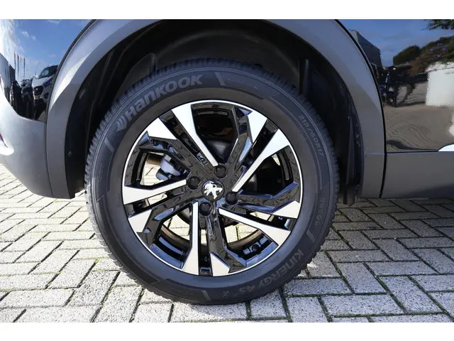 Peugeot 2008 1.2 Allure 2022 Benzine 22