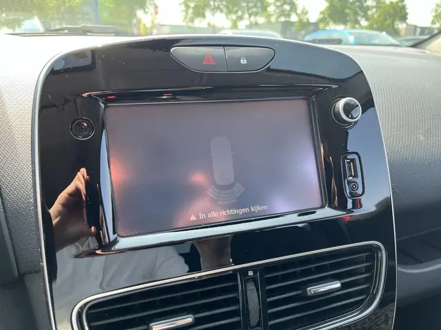 Renault Clio Estate 0.9 TCe Limited 2019 Benzine 7