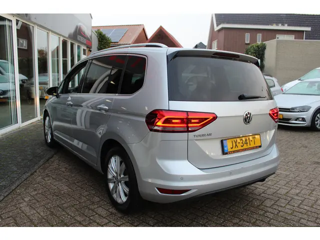 Volkswagen Touran 1.2 TSI Highline 7p 2016 Benzine 31
