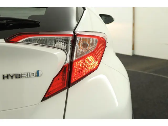 Toyota C-HR 1.8 Hybrid Dynamic 2018 Hybride Benzine 59