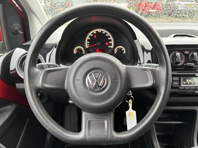 Volkswagen up! 1.0 move up! BlueMotion | Airco | 2013 Benzine