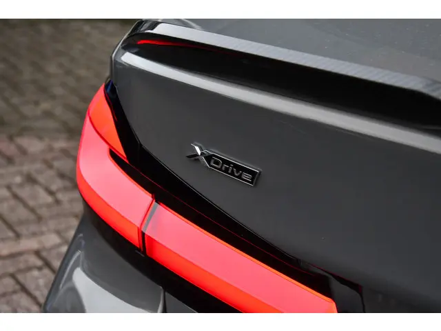 BMW 5 Serie 545e xDrive M-Sport 2022 Hybride Benzine 70