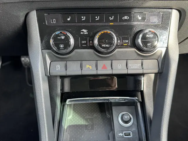 Škoda Karoq 1.0 TSI STYLE BUSINESS 2019 Benzine 24