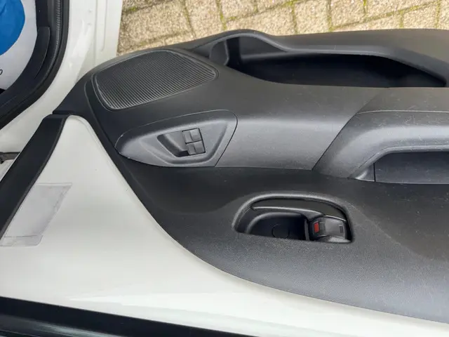 Peugeot 108 1.0 e-VTi Active Airco, Carplay 2014 Benzine 19