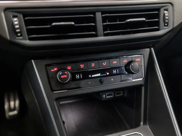 Volkswagen Polo 1.0 TSI R-Line Sport 2018 Benzine 9