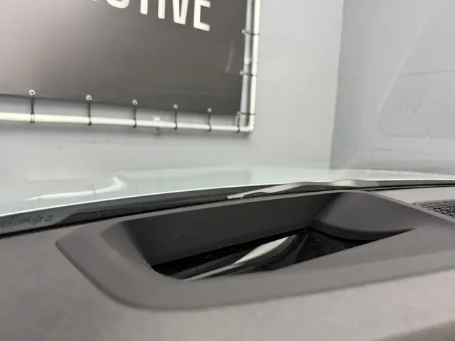 BMW 3 Serie Touring 330e xDrive 2024 Hybride Benzine 18