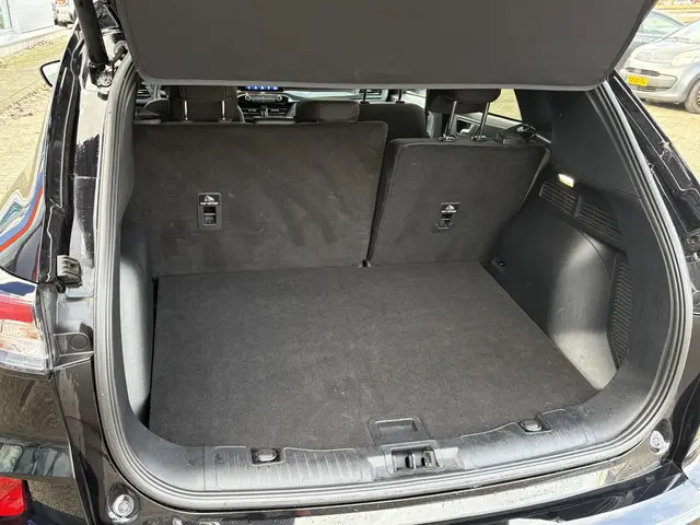 Ford Kuga 2.5 PHEV ST-Line 2023 Hybride Benzine 33