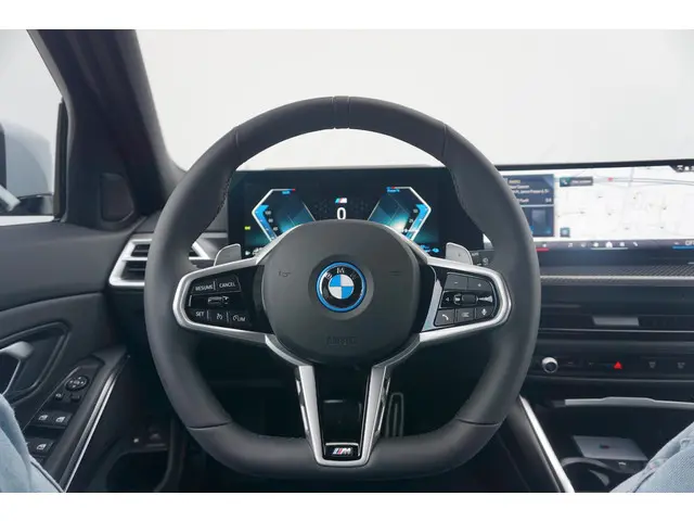 BMW 3 Serie Touring 330e 2024 Hybride Benzine 14