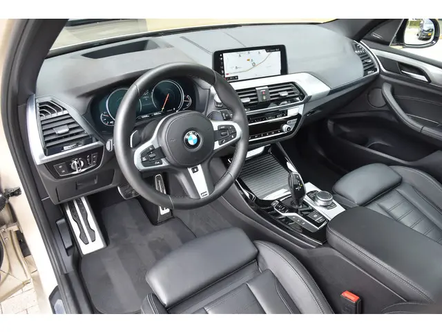BMW X3 xDrive20i High Executive 2018 Benzine 10